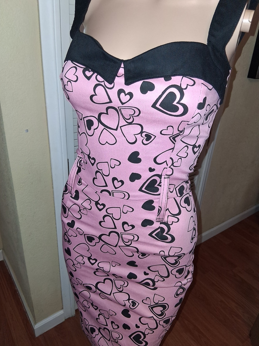 Vintage Y2K Switchblade Stiletto Pink Heart Wiggle Dress Small